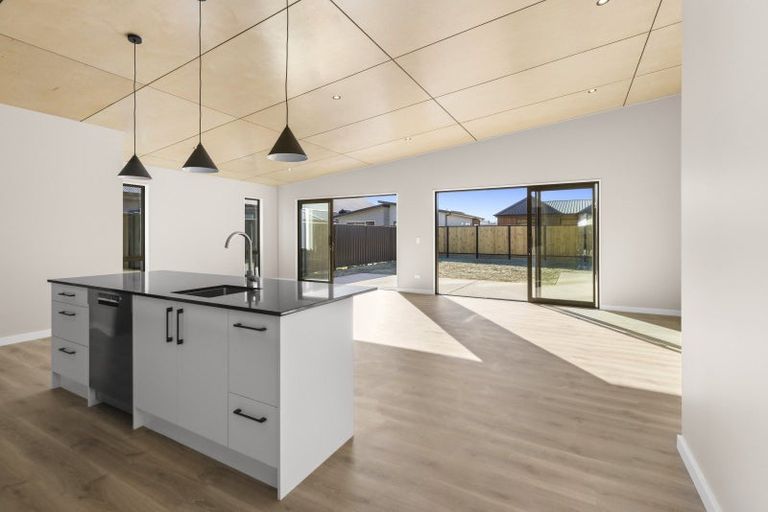 Photo of property in 120 Burdon Loop, Lake Hawea, 9382