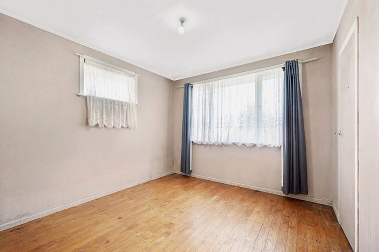 Photo of property in 3 Cobham Crescent, Kelston, Auckland, 0602