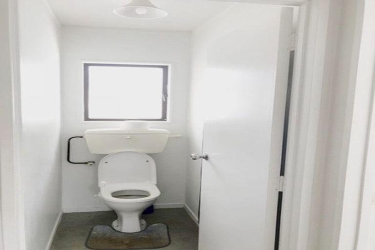 Photo of property in 127 Moire Road, West Harbour, Auckland, 0618