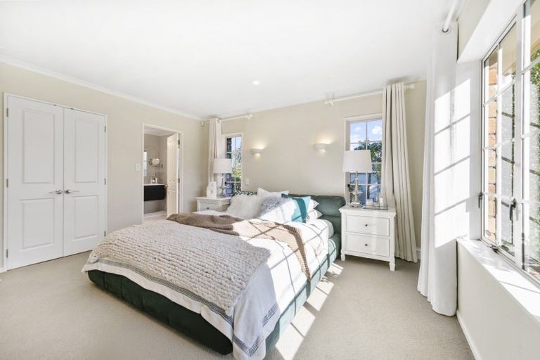 Photo of property in 12 San Jose Rise, Shamrock Park, Auckland, 2016