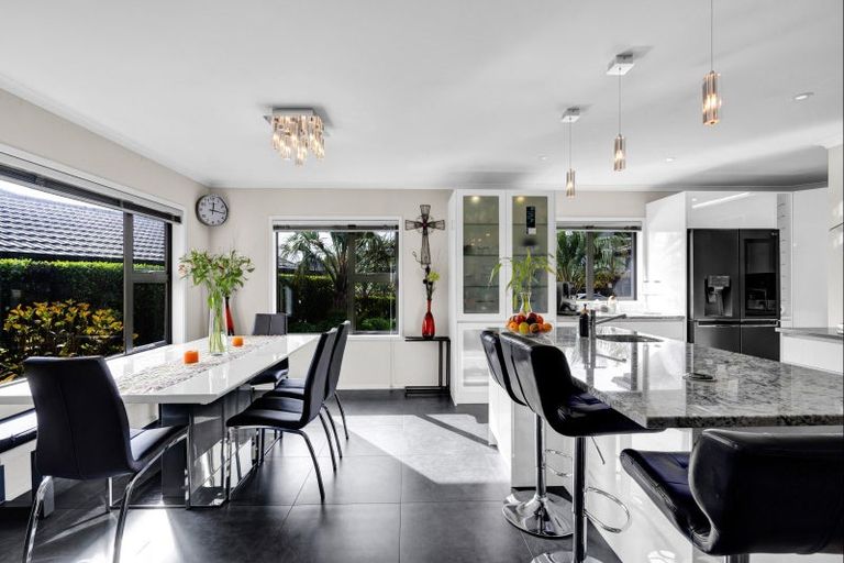 Photo of property in 40 Redwood Crescent, Hurdon, New Plymouth, 4310