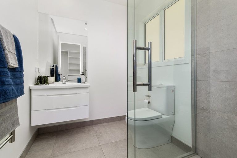 Photo of property in 51a Banks Boulevard, Whitby, Porirua, 5024