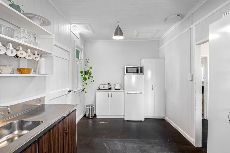 Photo of property in 18 Aotea Street, Castlecliff, Whanganui, 4501