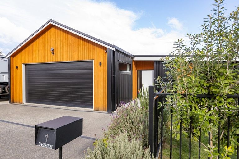 Photo of property in 1 Tarata Grove, Lansdowne, Masterton, 5810