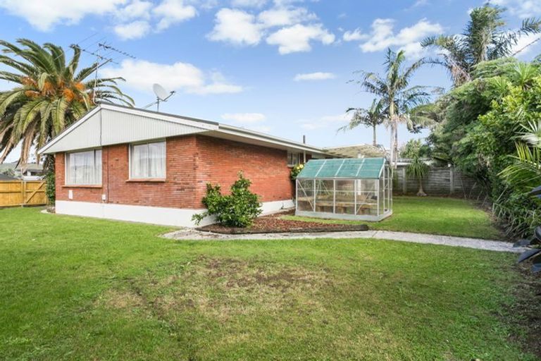 Photo of property in 1/27 Eastern Beach Road, Eastern Beach, Auckland, 2012