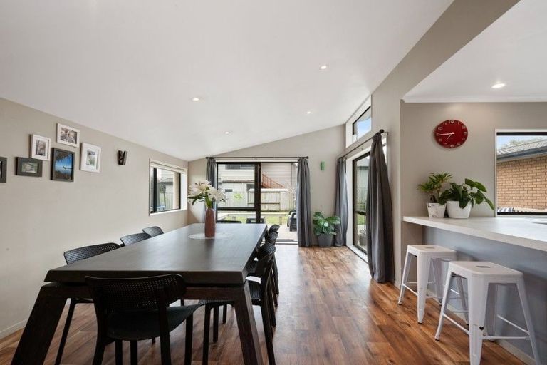 Photo of property in 1 Botanical Heights Drive, Waipahihi, Taupo, 3330