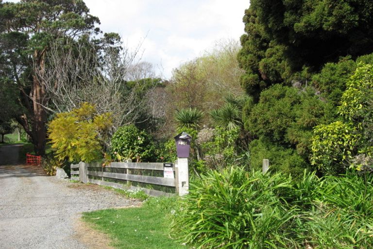Photo of property in 236 Main Road North, Otaihanga, Paraparaumu, 5036