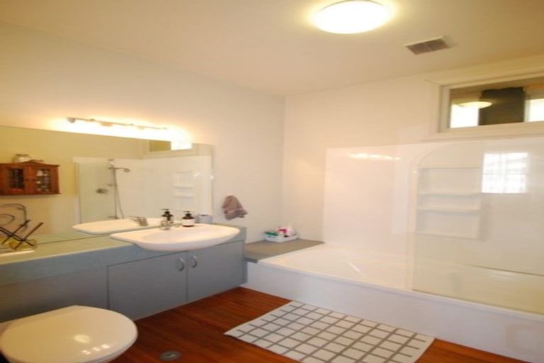 Photo of property in Columbia Apartments, 14/32 Cuba Street, Te Aro, Wellington, 6011