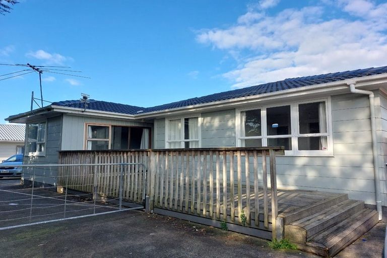Photo of property in 28 Cargill Street, Papakura, 2110