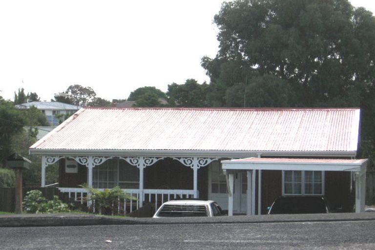 Photo of property in 2/70 Mcleod Road, Te Atatu South, Auckland, 0610