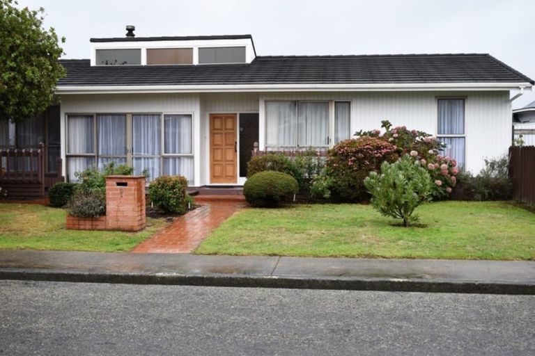 Photo of property in 3 Gabriel Street, Raumati Beach, Paraparaumu, 5032