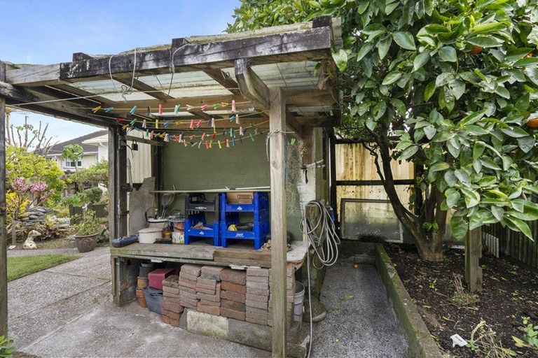 Photo of property in 31 Wrantage Street, Westown, New Plymouth, 4310