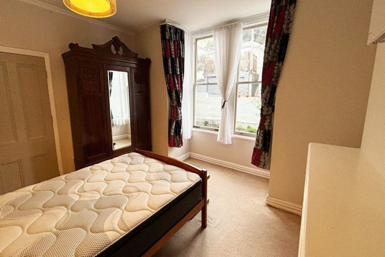 Photo of property in 92 Austin Street, Mount Victoria, Wellington, 6011