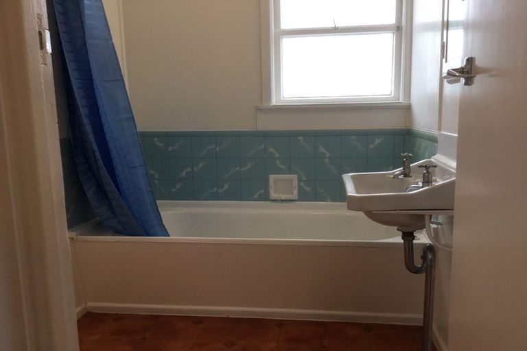 Photo of property in 2/25 Nutsey Avenue, Northcote, Auckland, 0627