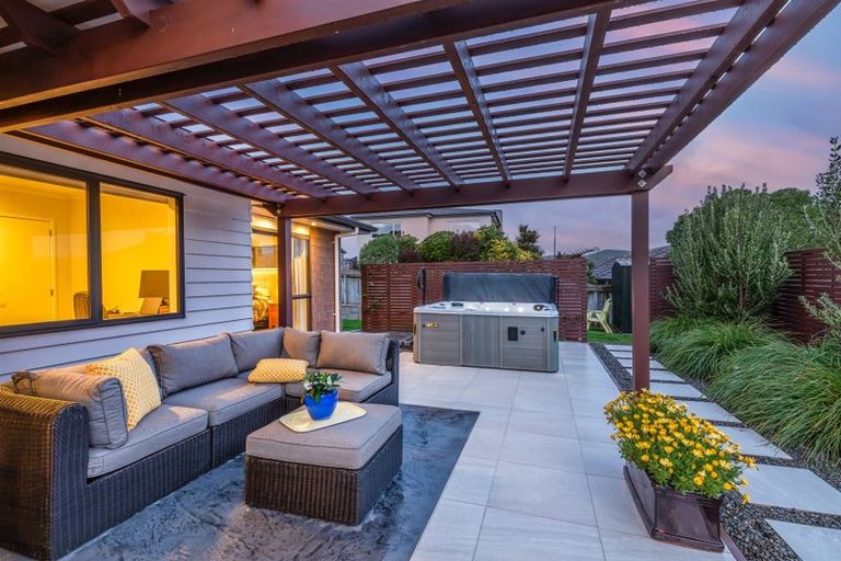 Photo of property in 59 Aotea Drive, Aotea, Porirua, 5024