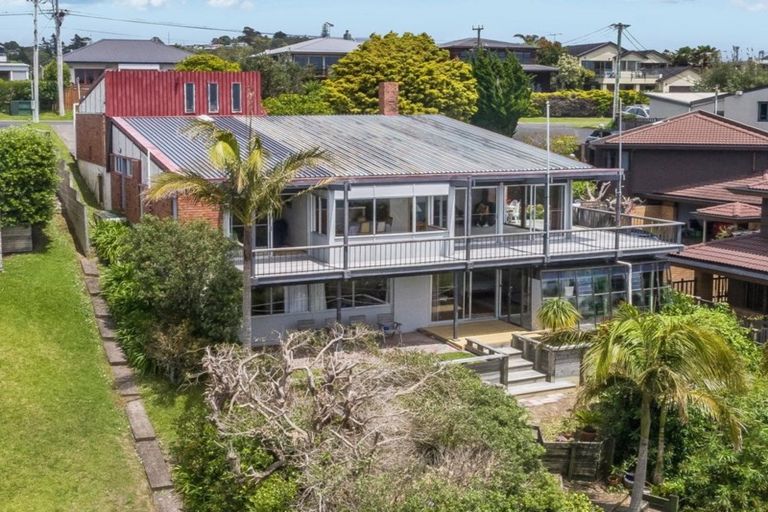Photo of property in 216 Vipond Road, Stanmore Bay, Whangaparaoa, 0932