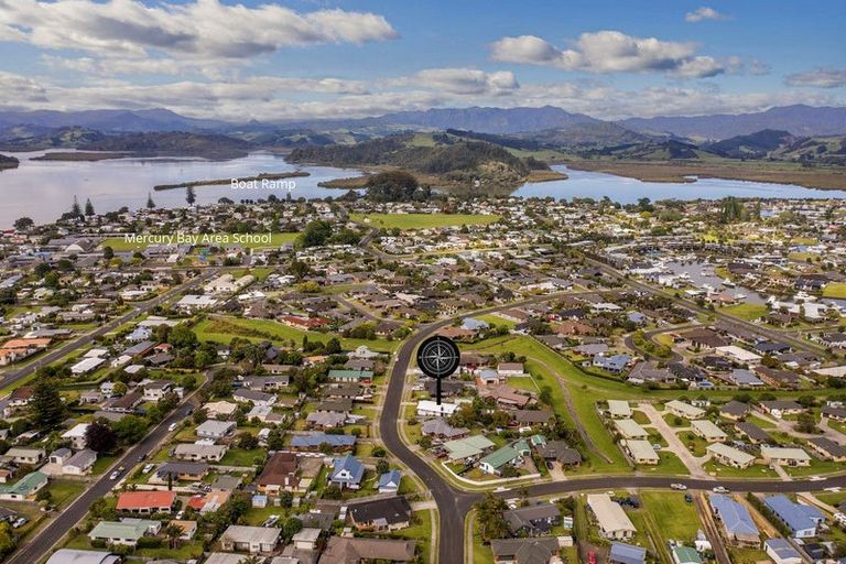 Photo of property in 39 Cholmondeley Crescent, Whitianga, 3510