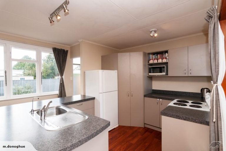 Photo of property in 2a Montrose Place, Takaro, Palmerston North, 4412