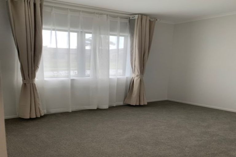 Photo of property in 82 Donegal Park Drive, Flat Bush, Auckland, 2019