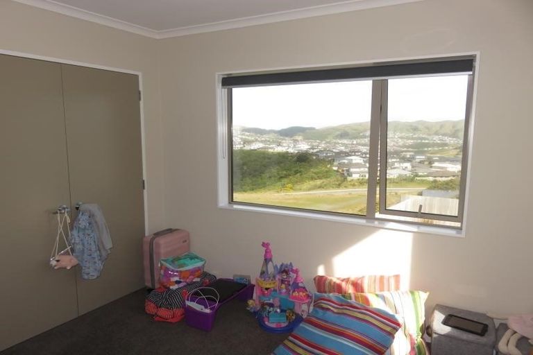 Photo of property in 30b Havana Rise, Grenada Village, Wellington, 6037