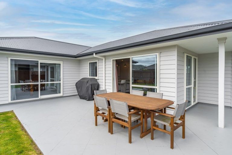 Photo of property in 12 Austin Reid Avenue, Carterton, 5713