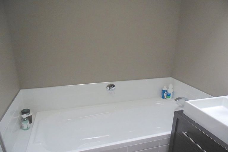 Photo of property in 10 Paeroa Street, Riccarton, Christchurch, 8041