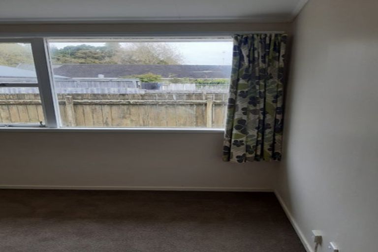 Photo of property in 2/77 Sylvia Road, Hillcrest, Auckland, 0627