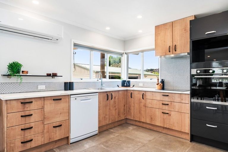 Photo of property in 5 Otaika Road, Woodhill, Whangarei, 0110