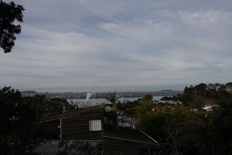 Photo of property in 1/27 Huka Road, Birkenhead, Auckland, 0626