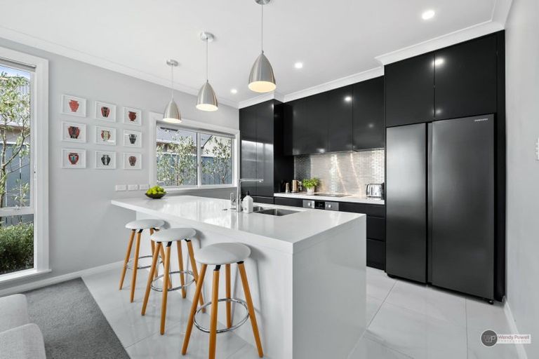 Photo of property in 77 Pilmuir Street, Hutt Central, Lower Hutt, 5010