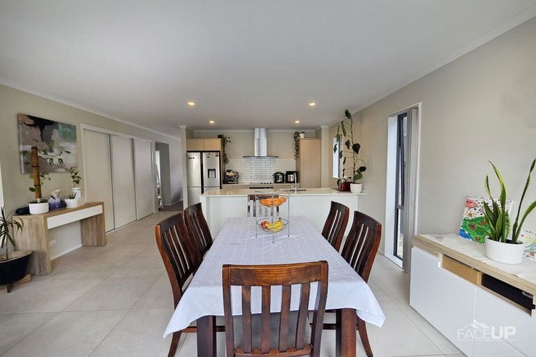 Photo of property in 10 Te Rau Place, Hobsonville, Auckland, 0616