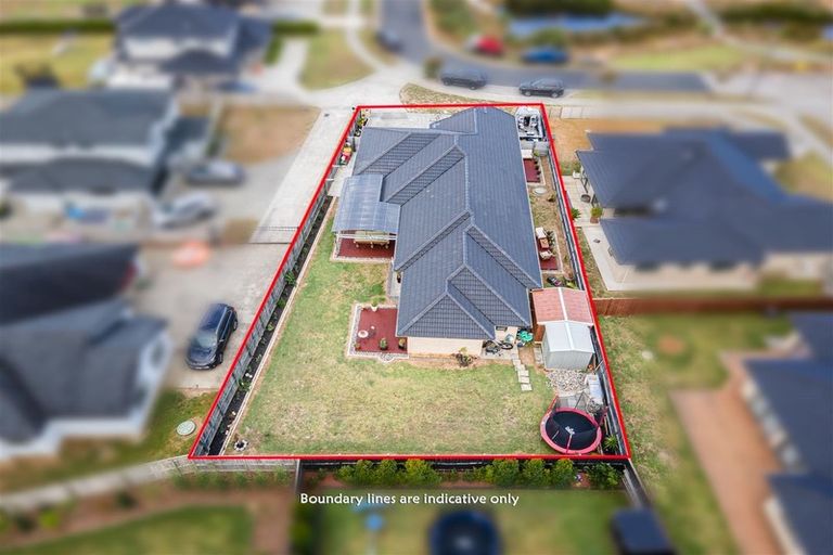 Photo of property in 7 Kahika Grove, Huapai, Kumeu, 0810