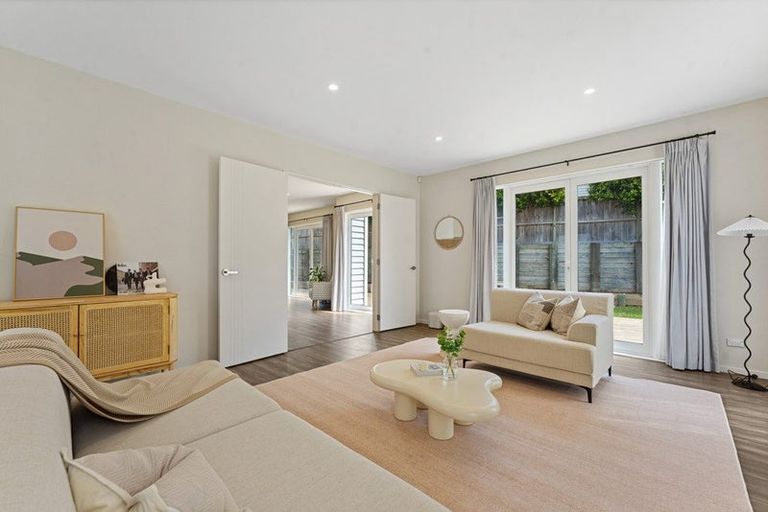 Photo of property in 21 Edgewater Drive, Karaka, Papakura, 2113