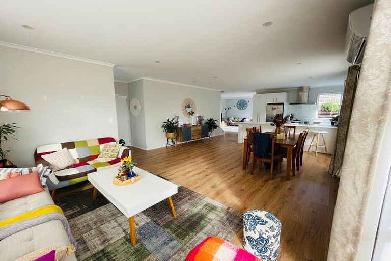 Photo of property in 20 Samuel Cassidy Avenue, Swanson, Auckland, 0614