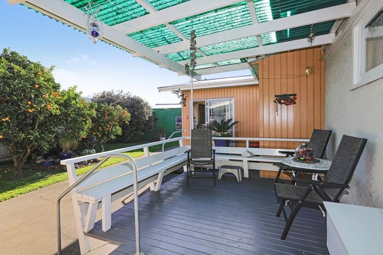 Photo of property in 1422 Karamu Road North, Mayfair, Hastings, 4122