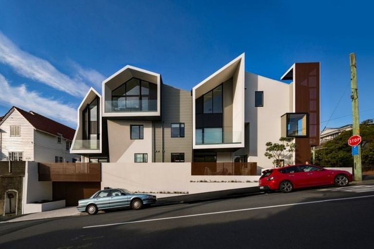 Photo of property in 76 Brougham Street, Mount Victoria, Wellington, 6011