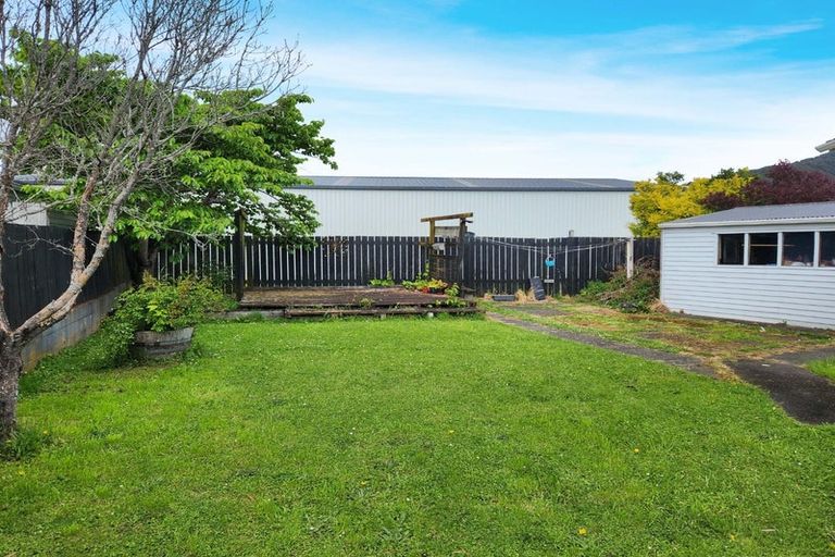 Photo of property in 54 Parkway, Wainuiomata, Lower Hutt, 5014