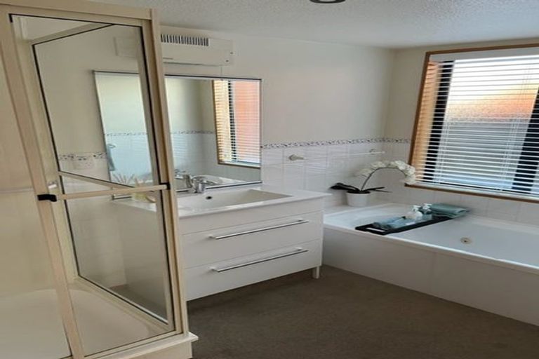 Photo of property in 1/33a Cricklewood Place, Avonhead, Christchurch, 8042