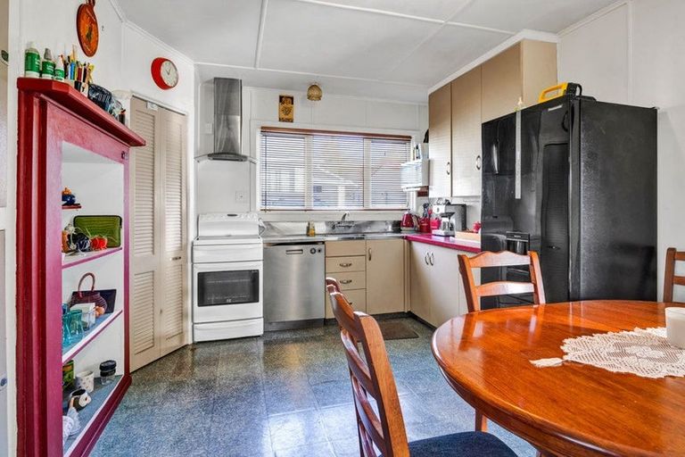 Photo of property in 10 Lear Street, Stratford, 4332