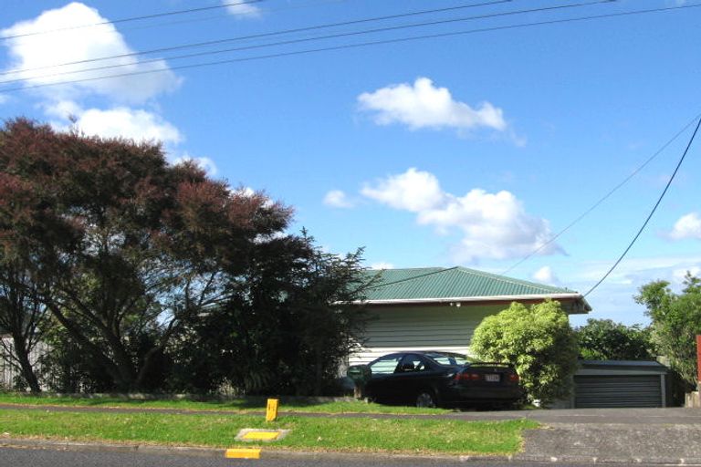Photo of property in 2/87 Exmouth Road, Northcote, Auckland, 0627