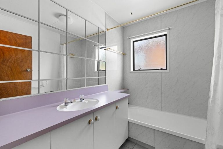 Photo of property in 21 Tauroa Road, Havelock North, 4130