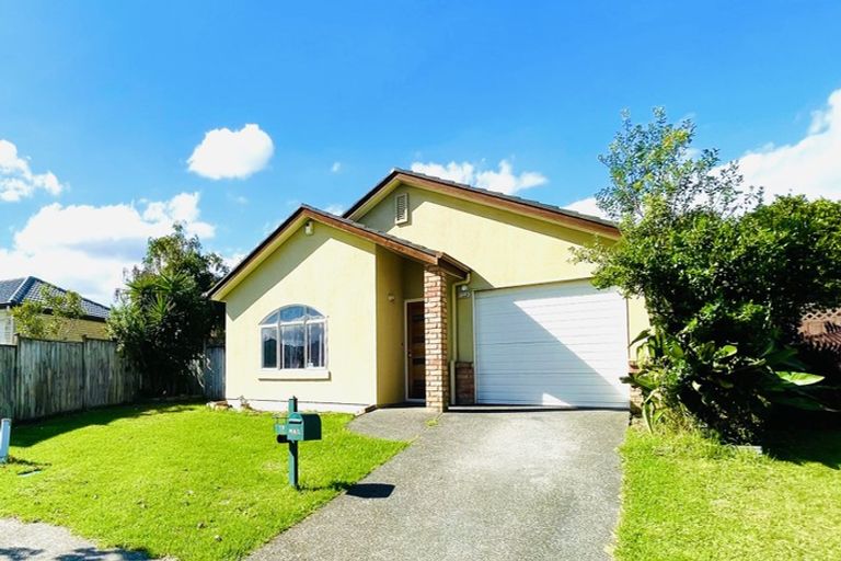 Photo of property in 19 Ironstone Place, Randwick Park, Auckland, 2105