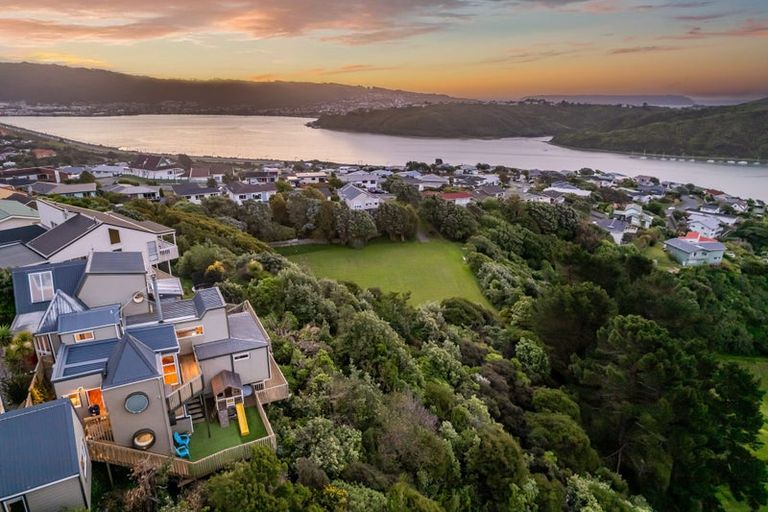 Photo of property in 13 Ettrick Grove, Papakowhai, Porirua, 5024