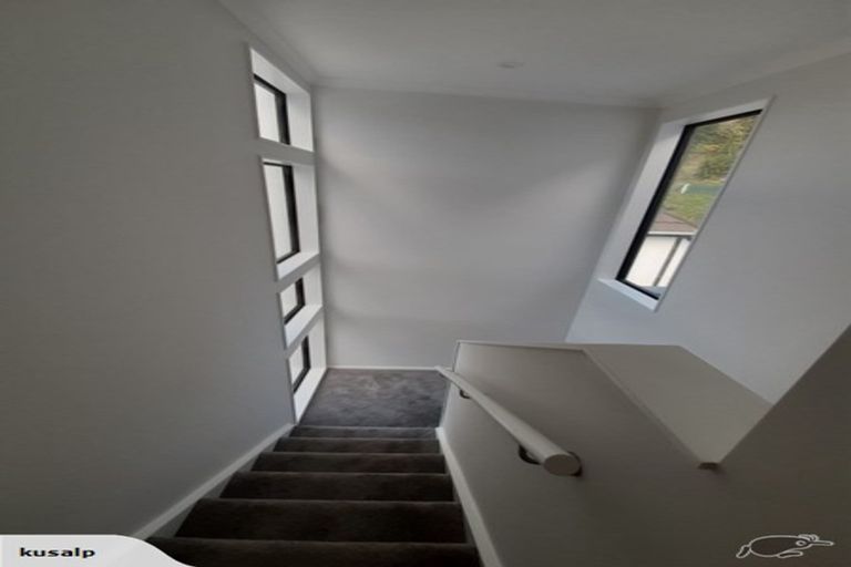 Photo of property in 31 Percy Dyett Drive, Karori, Wellington, 6012