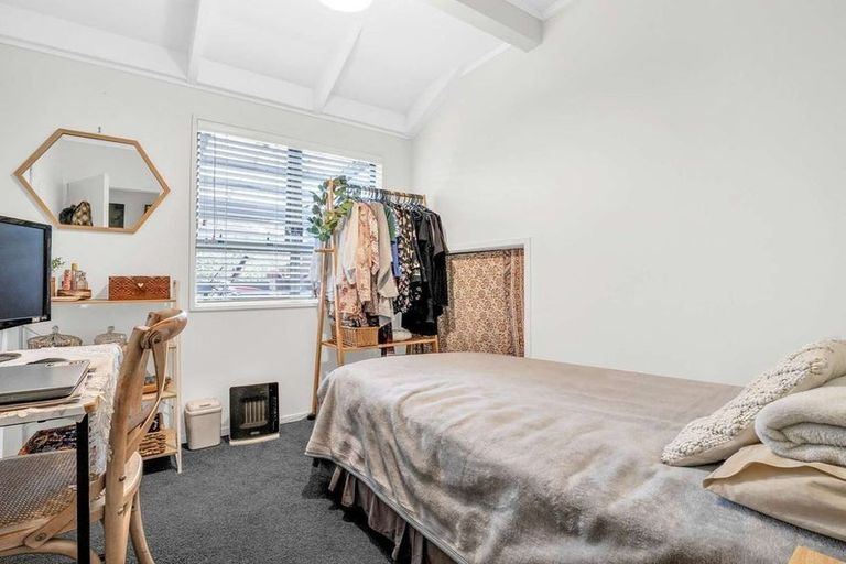 Photo of property in 13 Felstead Street, Birkenhead, Auckland, 0626