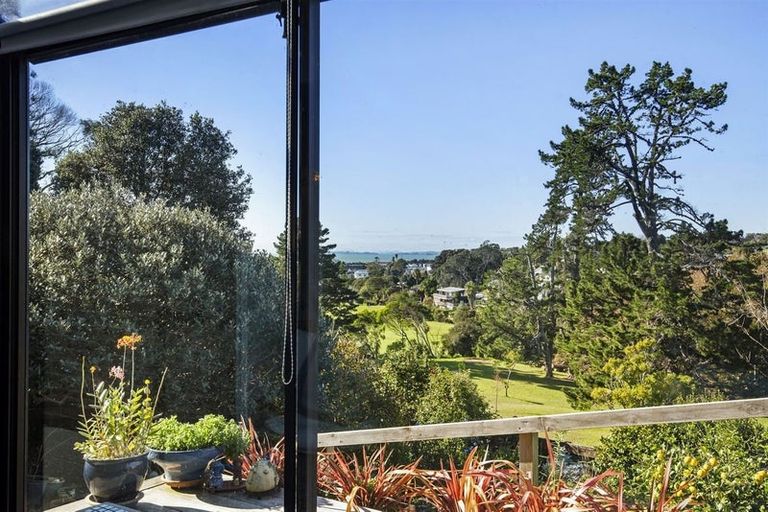 Photo of property in 2/178 Stapleford Crescent, Browns Bay, Auckland, 0630