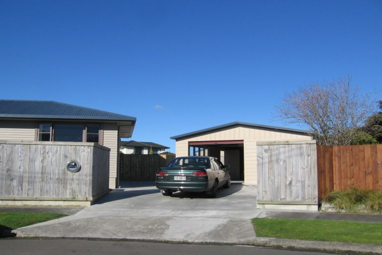 Photo of property in 27 Piper Place, Roslyn, Palmerston North, 4414