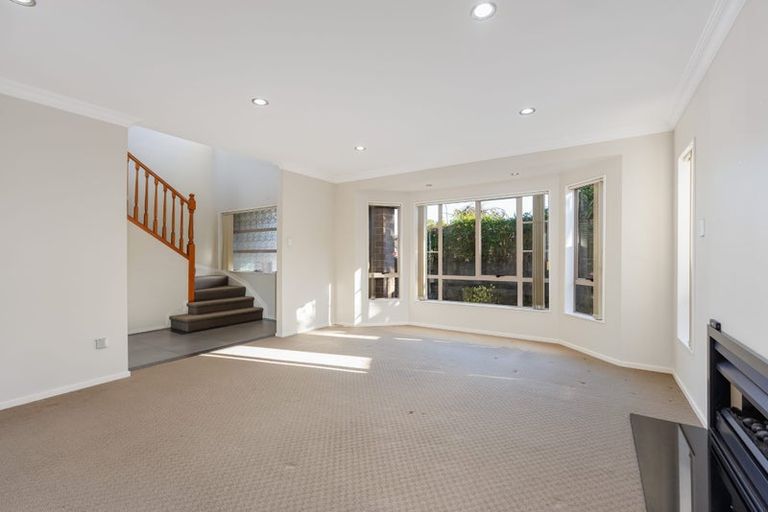 Photo of property in 11 Tekapo Rise, Fairview Heights, Auckland, 0632
