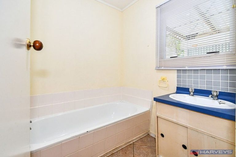 Photo of property in 31 Kawakawa-orere Road, Kawakawa Bay, 2585