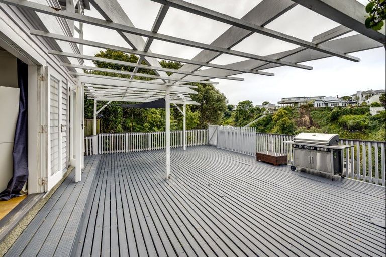 Photo of property in 11a Colenso Avenue, Hospital Hill, Napier, 4110